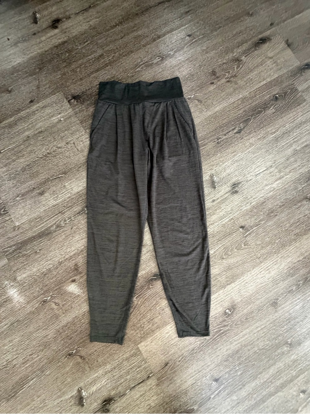 Vuori Charcoal High-Waist Joggers